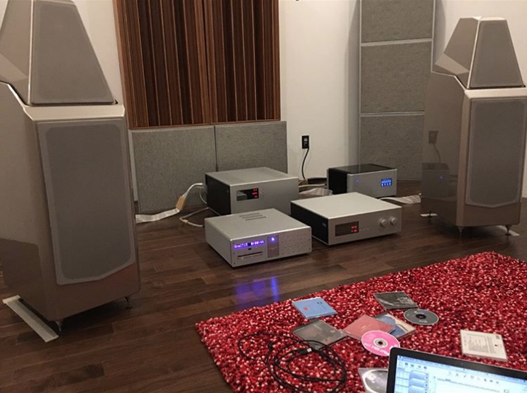 @utantowibowo relaxing at a friend's home with Wilson Audio and Nordost 
